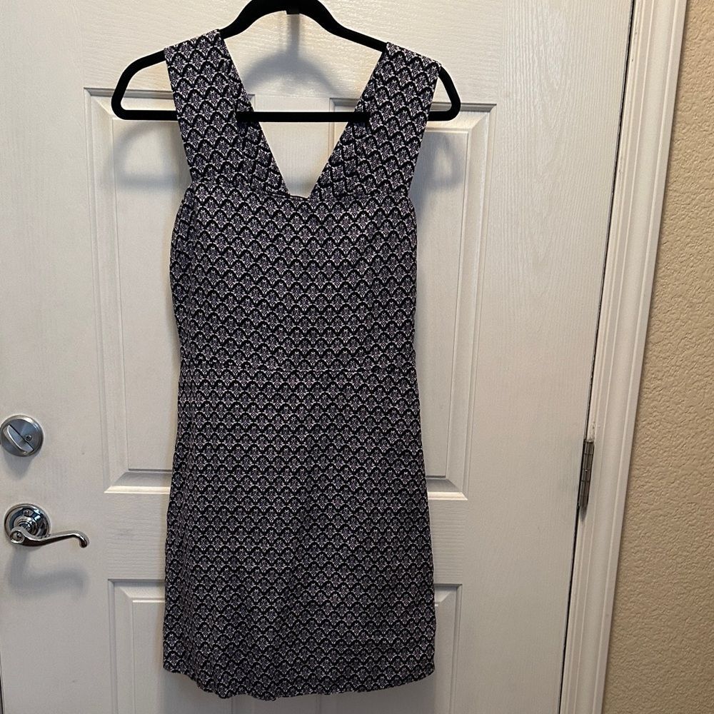 Gap Cadual Navy, Pink and White Patterned 100% Linen Dress Size 6.